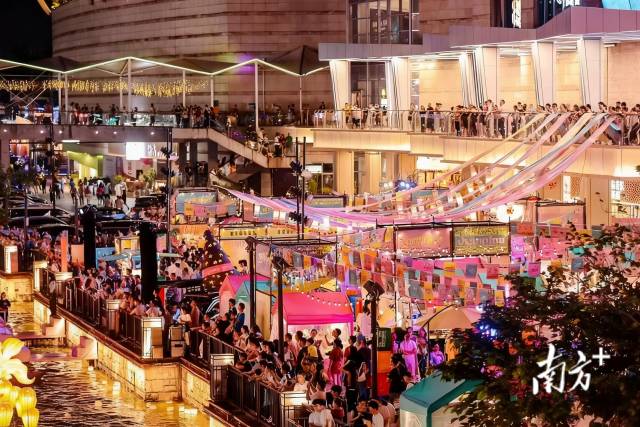 2025年，南海持续抬升商圈的能级和吸附力。图为保利水城时光汇。南海经促供图