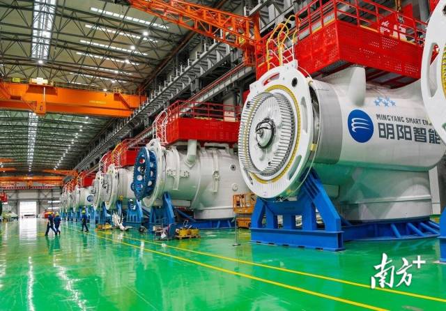 明阳风电主机生产车间。梁文栋 摄