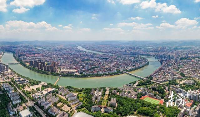 梅州进一步降低生产成本、管理成本、生活成本，吸引更多企业和创业者来梅投资兴业。 南方日报记者&nbsp; 何森垚&nbsp; 摄&nbsp;&nbsp;