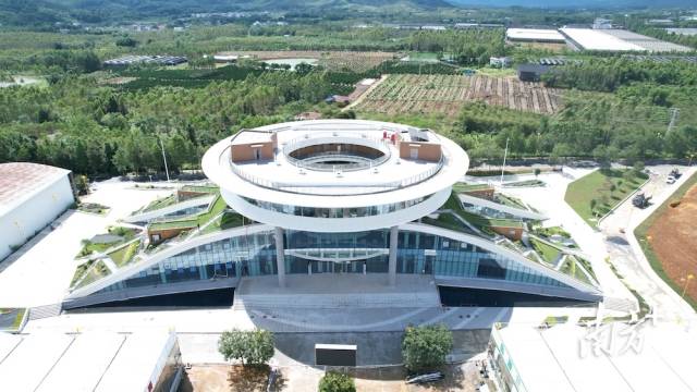 兰花产业园配套完善，发展动能持续释放。受访者供图