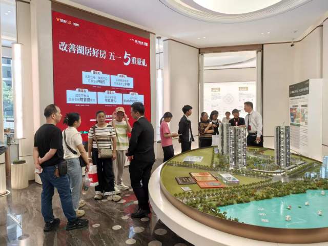 越秀·天悦云湖项目“五一”假期迎来热销 受访者 供图