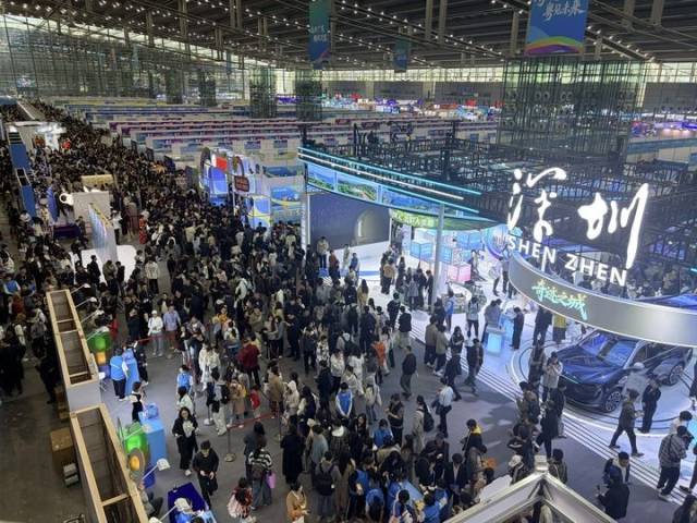 招聘会现场。图源：新华社